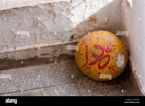 Hindu Om Symbol Stockfotos Und Bilder Kaufen Alamy