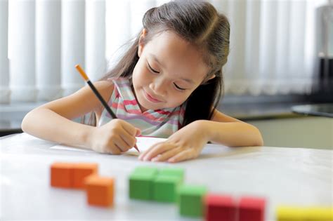 Bilingual Children Learn New Languages Faster Than Others •