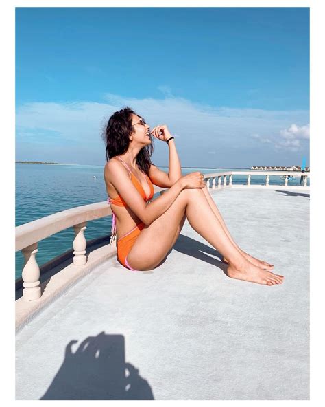 Rakul Preet Singh Hot And Sexy Photos In Bikini As She Enjoys Holiday