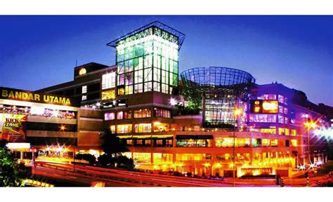As the world's 6th largest mall, 1 utama shopping centre proudly subscribes to a very successful formula that elevates the ideals of shopping, entertainment and dining to new heights. 1 Utama Shopping mall in #KL, a sprawling shopping and ...