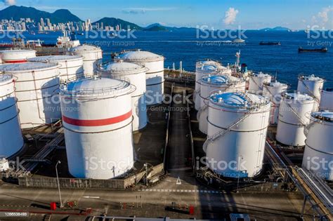 정유 공장 및 연료 저장 탱크의 조감도 명에 대한 스톡 사진 및 기타 이미지 명 가솔린 개발 iStock