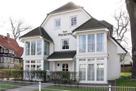 There is a fully equipped kitchen if you desire to cook and prepare meals or just keep a few of your favorite. Haus Margarete - Ferienhäuser Binz