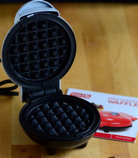 Dash Mini Waffle Maker Qustsuper