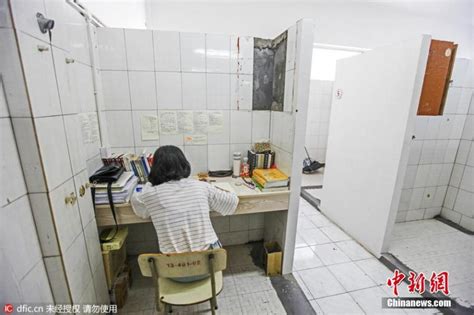 University Turns Inactive Public Bathroom Into Study Rooms14
