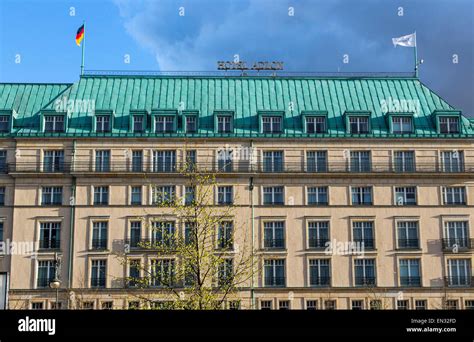 Luxus Hotel Adlon Berlin Am Brandenburger Tor Stockfotografie Alamy