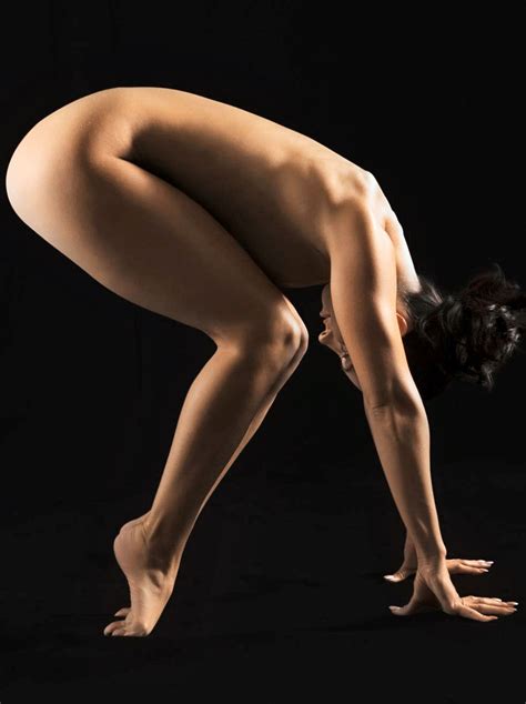 Naked Yoga The Bare Truth It S Already Big In The US And Has Now