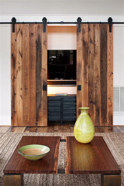 Wood and iron are two elements that fit perfectly. The Beauty Of Reclaimed Wood Interior Design Explained