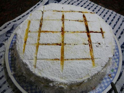 Fundir 180 g de chocolate cobertura semiamargo o con leche con 60 g de manteca o mantequilla. Esta torta la hizo Osvaldo Gross los otros días en su ...