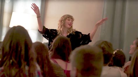 Taylor Swift Shares Video From Secret Reputation Sessions Us Weekly