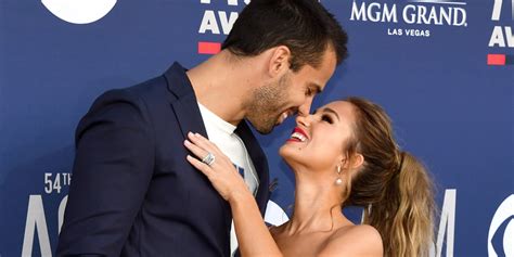 Eric Decker Wife Jessie James Decker Pack On The Pda In Swimsuits