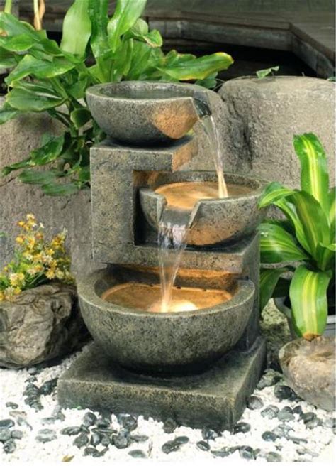 The landscaping style around your fountain should remain consistent with the fountain style. Épinglé sur home ideas
