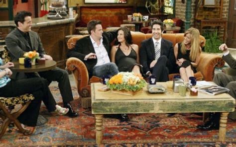 Central perk is a fictional coffee shop in new york city's greenwich village. Central Perk café uit Friends bestaat écht in Peking - Culy.nl