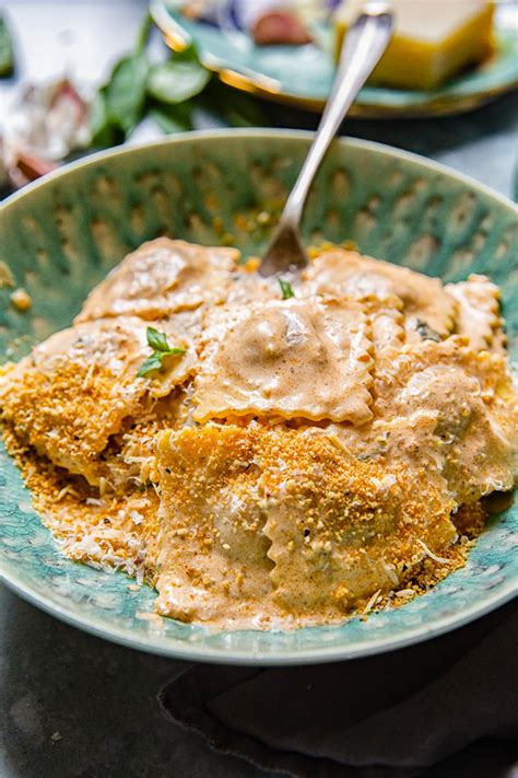Another thing with sauces for ravioli is that there is no need to complicate it. 5 Minute Ravioli Sauce (VIDEO) - Vikalinka