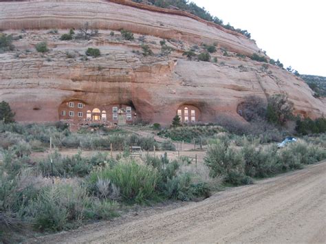 I Totally Dig The Cave House This Ones In Utah There Are Quite A