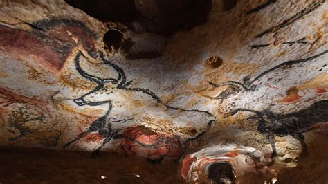 Lascaux Caves France Drawing Images And Photos Finder