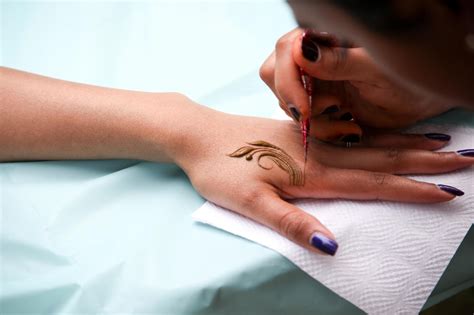 This can cause bad skin reactions in some people. Black henna tattoo warning after woman's children were ...