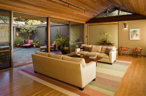 Dengan adanya gazebo, kamu bisa merasakan suasana yang alami, nyaman, serta indah. 41 Gambar Desain Ruang Keluarga Minimalis Sederhana ...