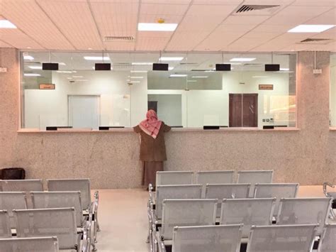 يستمر تطبيق نظام #الضمان_الاجتماعي الحالي على المستحقين من المستفيدين المسجلين وقت نفاذ النظام الجديد لمدة لا تزيد على سنتين، على ان تقوم الوزارة خلالها بوضع وتنفيذ خطة زمنية. أخبار 24 | طريقة التقديم وحالات التوقف والاستثناءات.. كل ...