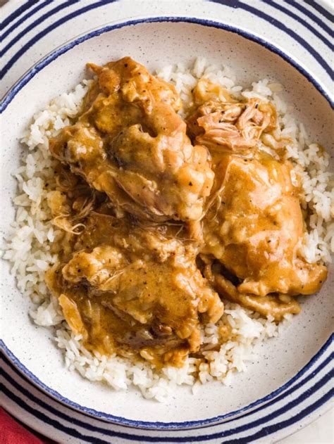 Creamy Smothered Southern Chicken Cooks With Soul