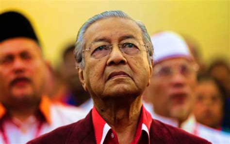 Senarai penuh 13 menteri dan 23 timbalan menteri kabinet malaysia. Sejarah Ringkas Tun Doktor Mahathir : Perdana Menteri ...