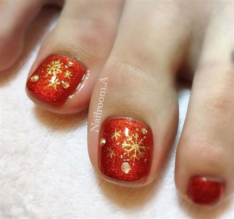 ¿no estás contenta con tus uñas? Rojo y dorado estilo navideño en 2020 | Diseños de uñas pies, Dar en el clavo, Uñas decoradas