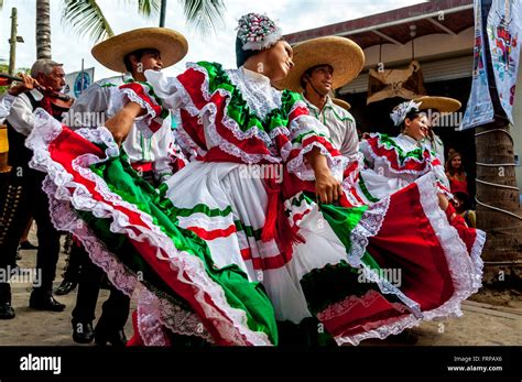Sayulita Nayarit Mexican Dancers Wear The Bright Colors Of Mexicos