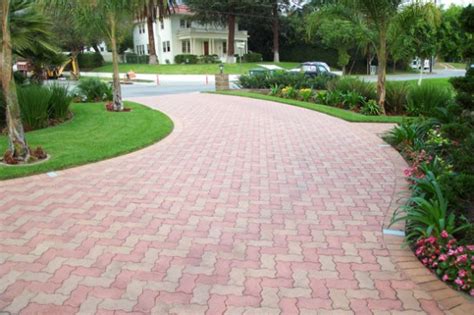 Are you looking for inspirational driveway ideas the driveway & home improvement company has proven results for setting exceptional standards in cost control, planning, scheduling and project safety. 15 Paving Stone Driveway Design Ideas - DigsDigs