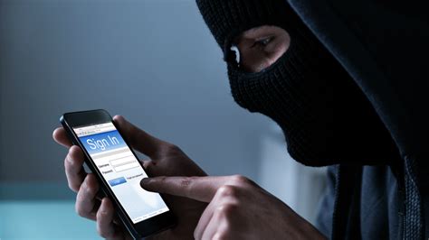 3 ways your smartphone can be hacked without you knowing
