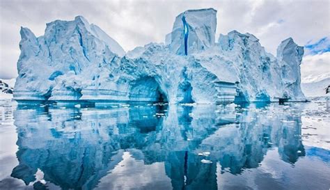 Kutub utara memiliki nama lain arktik, sedangkan kutub selatan biasa disebut juga sebagai antartika. Bumi Datar atau Bulat? Buktikan dengan Foto-foto Kutub ...