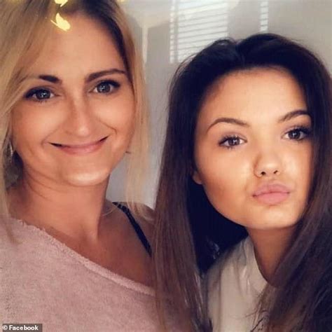 Mother Fears Her 14 Year Old Daughter May Have Been Groomed Daily Mail Online