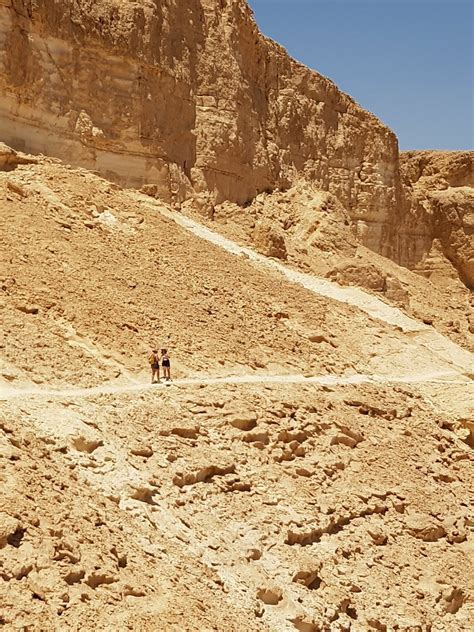 Hiking In The Desert Of Paranisreal Isreal Life Goals Monument