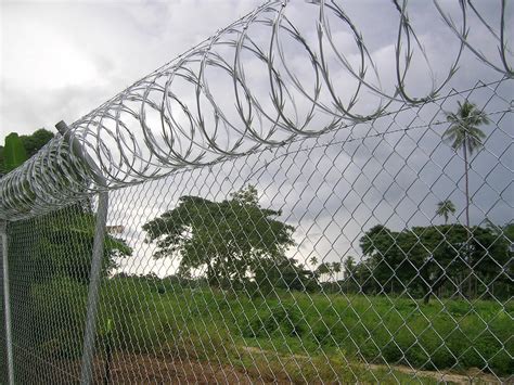 In 1863 by michael kelly developed a type of fence with points affixed to twisted strands of wire. Custom Types Stainless Steel Fencing Blade Tape Type Razor ...