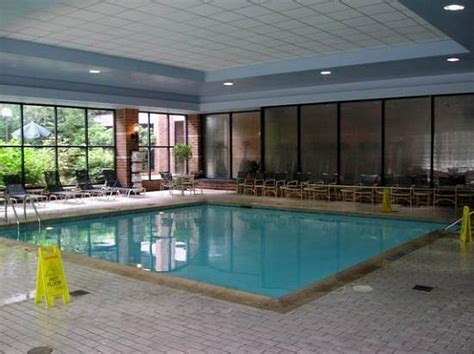 Trumbull Marriott Shelton Pool Pictures And Reviews Tripadvisor