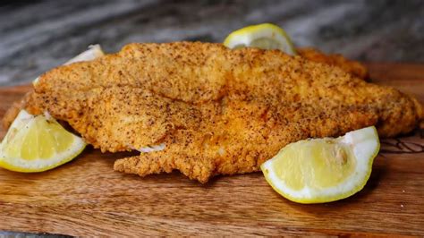 Super Easy Louisiana Fried Catfish Crispy Fish Recipe Youtube