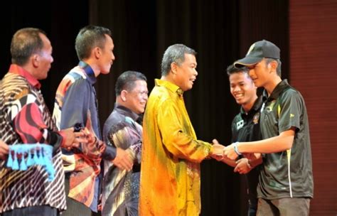 Soalan lazim (faq) penutupan institusi pendidikan berikutan perintah kawalan. T E G A N U K I TA: 07/17/11