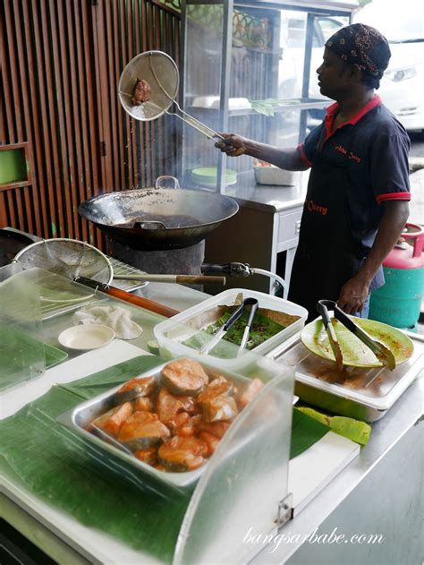 Last week, popular mamak raj's banana leaf landed in hot water after a clip of the restaurant's workers washing the dishes at the back alley in a dirty puddle of water went viral overnight. Acha Curry House, Petaling Jaya - Bangsar Babe