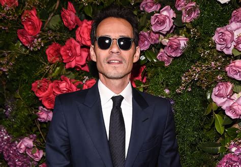 Salsa Icon Marc Anthony Sets New Guinness World Record - VIBE.com