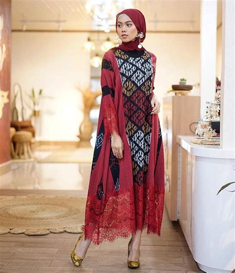 Hal ini makin membuat para pecinta fashion klasik makin bingung. Model Brokat Dengan Kain Adat.terusan.com : 8 Inspirasi Dress Kebaya Brokat Dengan Hijab Buat ...