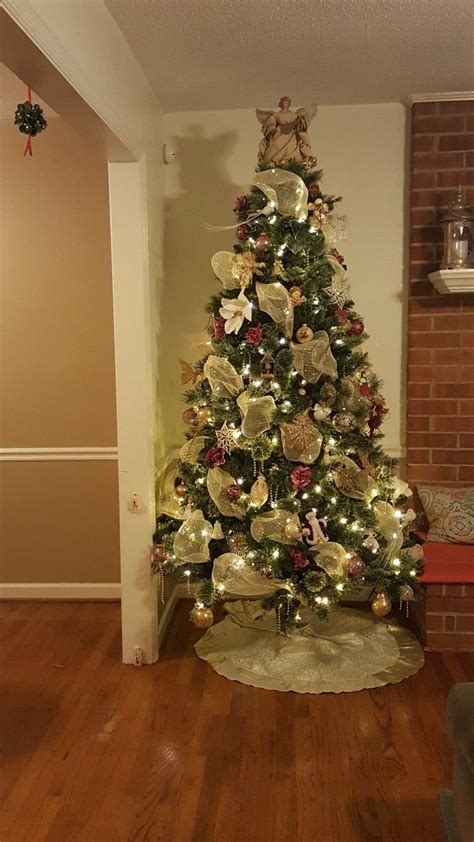 You can see from the these christmas trees i've decorated over. Christmas tree decorating using mesh ribbon (With images) | Tree decorations, Christmas tree ...