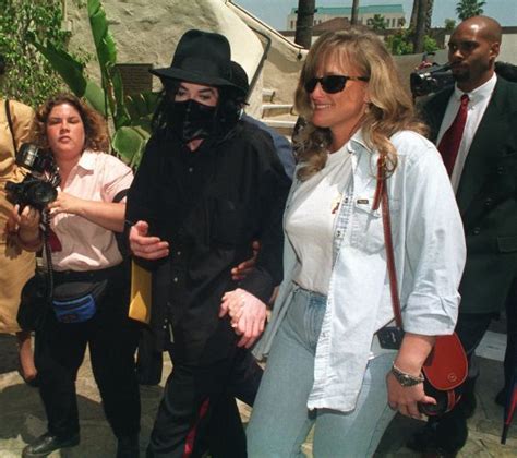 Michael Jackson And Seconde Wife Debbie Rowe The 90s Photo 40533885