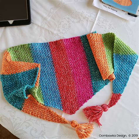 amelia triangle scarf free crochet pattern dailycrochetideas