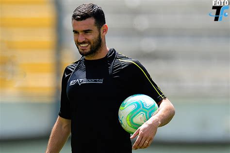 Felicitaciones fabricio formiliano por llegar al centenar de partidos oficiales defendiendo la camiseta de #peñarol pic.twitter.com/xypeawefsj. Tenfield.com » Peñarol: Formiliano en carrera