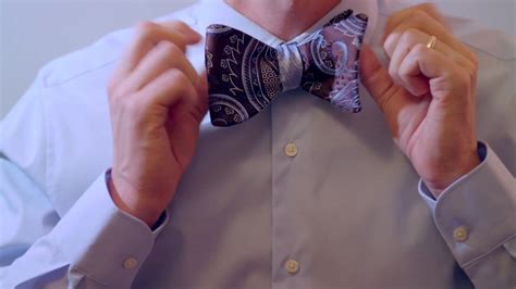 Learn Step By Step How To Tie A Bow Tie Youtube