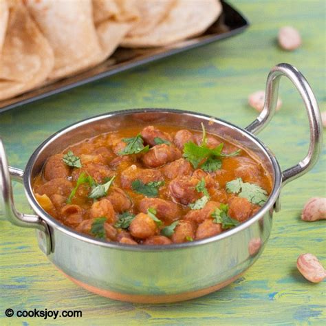 The starchy water combines with dry white wine to make a fantastic gravy, along with mounds of sausage and plenty of bacon! Cooks Joy - Cranberry Bean Masala (Gravy)