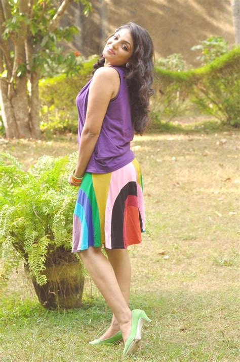 Malayalam Actress Mythili Hot Latest Stills Gallery ~ Tamilogallery