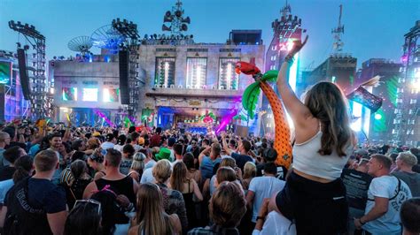 12 peserta rasmi the big stage 2019 (musim 2)a.g. Elektro-Musik und Show: „Parookaville"-Festival läuft an ...