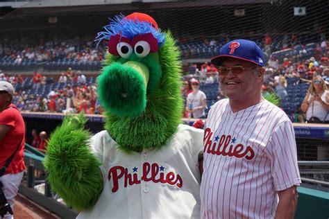 Monkees Live Almanac On Twitter Micky Dolenz Poses With The Phillie Phanatic The Mascot Of