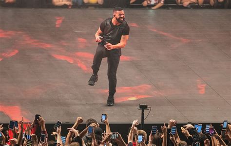 Watch Drake Bring Out Cardi B Offset Tyga Meek Mill And More At Ovo