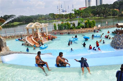 From 1,481 condo and apartment rentals to 159 house rentals, find a unique house rental for you to enjoy a memorable holiday or a weekend with. Wet World Shah Alam Di Selangor Lokasi Mandi Manda Yang ...