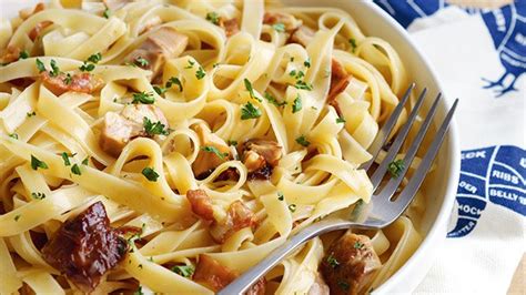 Drain fat from skillet, reserving 1 tablespoon in the pan. Chicken Carbonara Recipe